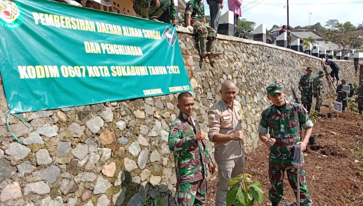 Kodim 0607/Kota Sukabumi Hijaukan Bantaran Sungai Cimandiri - PORTAL ...