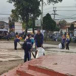 Guru ASN P3K Kecamatan Cikajang Gelar Aksi Bersih Bersih Sampah Alun-alun Kecamatan Cikajang