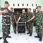 Dandim 0607/ Kota Sukabumi Tunjukkan Kepedulian dengan Kunjungi Anggota yang Sedang Sakit