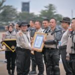 Kapolres Garut Terima Penghargaan dari Kapolri Dalam Apel Kasatwil 2025