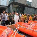 Pangdam III/Slw Serahkan Rescue Boat HDPE Untuk Perkuat Penanganan Banjir di Jawa Barat
