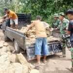 Satgas TMMD Reguler Bersama Warga Kebut Pengerjaan Talud Jalan