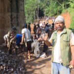 Warga Kampung Cibangkerong Bergerak Bersama, Didin (47 Tahun) Pimpin Gotong Royong Pembangunan di TMMD ke-128 Kodim 0611/Garut