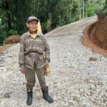 Di Usia 75 Tahun, Bapak Ade Pengrajin Gula Aren Tak Lagi Menaklukkan Jalan Rusak untuk Mencari Nafkah
