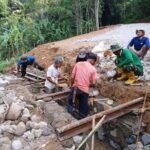 Warga Mekarmulya Tak Hanya Bangun Jalan, Tapi Menjaga Agar Tak Rusak Sebelum Waktu