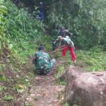 Babinsa Koramil 0607-11 Cibadak Pimpin Karya Bakti Sambut Pembangunan Jembatan Cipanas