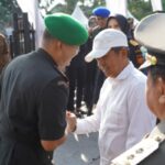Danrem 062/Tarumanagara Hadiri Apel Gabungan Satpol PP, Damkar, dan Satlinmas Tingkat Provinsi Jawa Barat serta Pemusnahan Rokok Ilegal