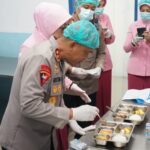 Kapolda Jabar Tinjau SPPG Yayasan Kemala Bhayangkari Polres Garut, Pastikan Layanan Gizi Berjalan Optimal