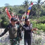 Dandim 0611/Garut Tinjau Jembatan Perintis Garuda, Salurkan Bantuan Sosial dan Santunan Anak Yatim di Cisompet